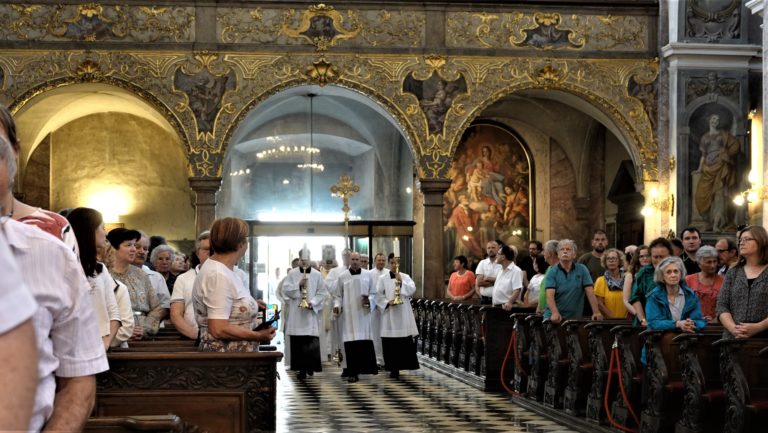 355130859_734686801993128_758041927028303316_n